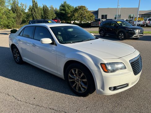 Used 2014 Chrysler 300 S AWD/4WD image 10