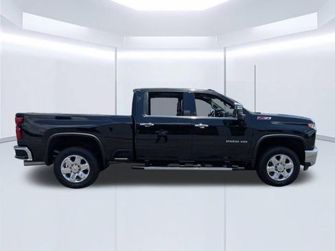 Used 2022 Chevrolet Silverado 2500 LTZ w/ LTZ Plus Package AWD/4WD image 3