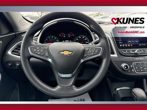 Used 2024 Chevrolet Malibu LT image 15