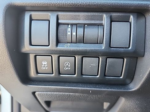 Used 2021 Subaru Crosstrek 2.0i Premium image 15