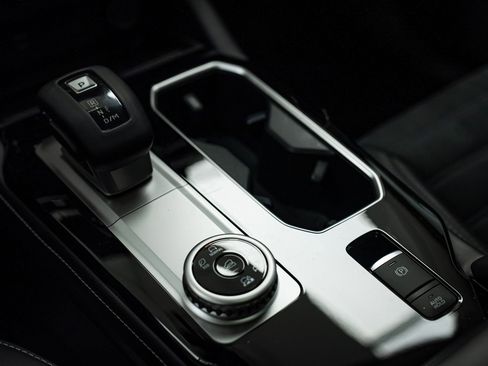 Used 2025 Mitsubishi Outlander Trail Edition image 17