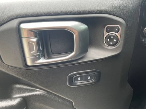 Used 2024 Jeep Wrangler Sport AWD/4WD image 18