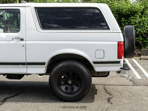 Used 1992 Ford Bronco Custom AWD/4WD image 5