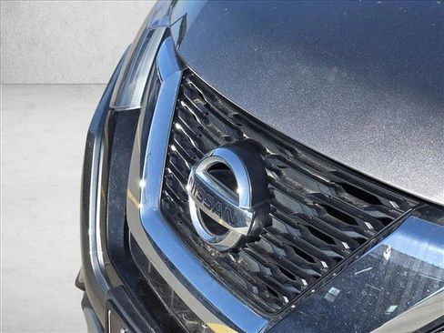 Used 2017 Nissan Rogue SL image 8