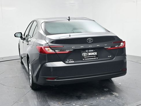 Used 2025 Toyota Camry LE image 6