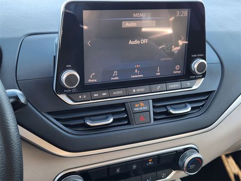 Used 2022 Nissan Altima 2.5 SV image 12