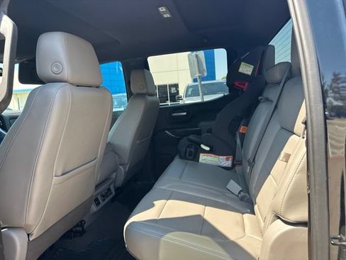Used 2020 Chevrolet Silverado 1500 LTZ RWD image 6