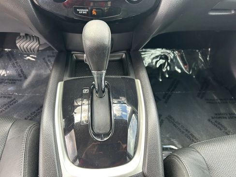 Used 2015 Nissan Rogue SL image 15