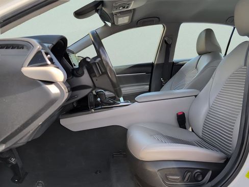 Used 2023 Toyota Camry SE image 33