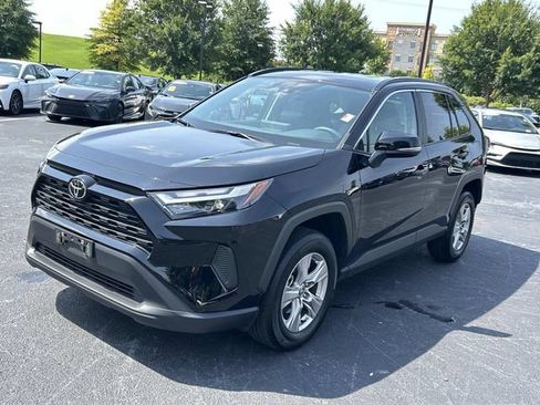 Used 2025 Toyota RAV4 XLE AWD/4WD image 8