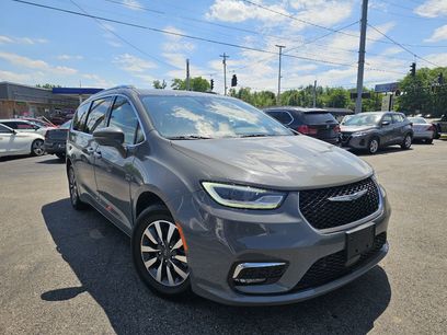 Used 2021 Chrysler Pacifica Touring-L