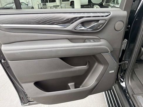 Used 2021 GMC Yukon XL Denali w/ Denali Premium Package image 14