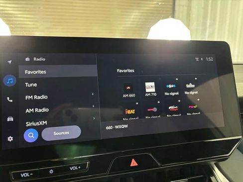 Used 2023 Toyota Venza XLE image 16