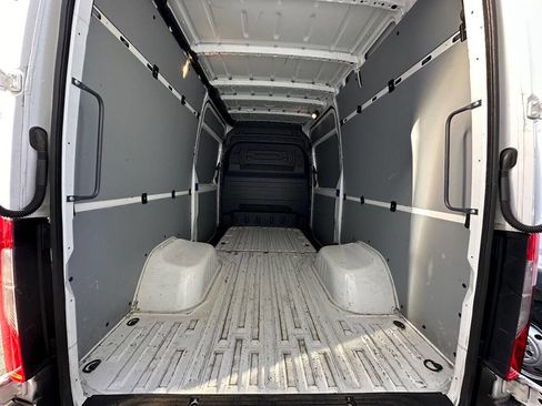Used 2019 Freightliner Sprinter 3500 image 27