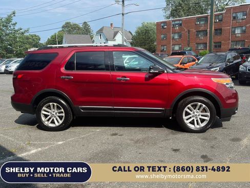 Used 2015 Ford Explorer XLT w/ Equipment Group 202A image 5
