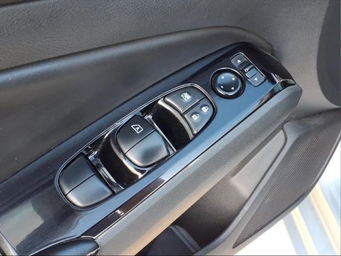 Used 2023 Nissan Altima 2.5 SV image 13