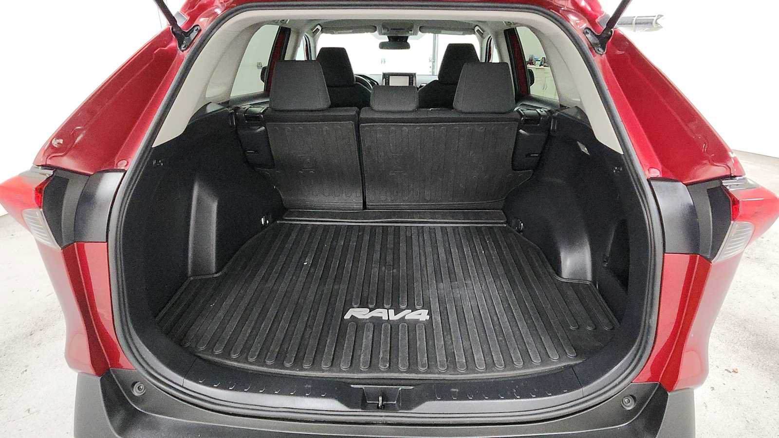 Certified 2020 Toyota RAV4 LE w/ All Weather Liner Package AWD/4WD image 27