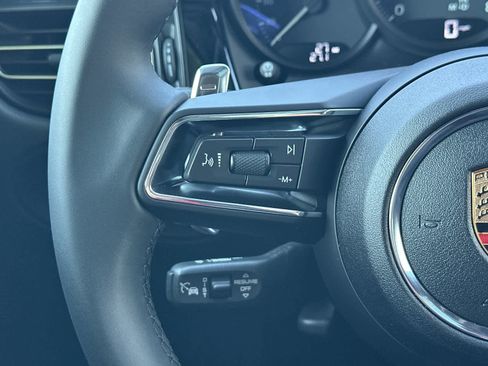Certified 2025 Porsche Macan AWD/4WD image 26
