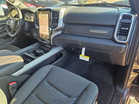 New 2026 RAM 1500 4x4 Crew Cab image 20