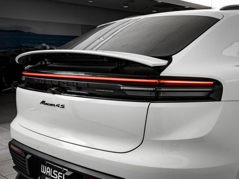 New 2026 Porsche Macan 4S Electric AWD/4WD image 19