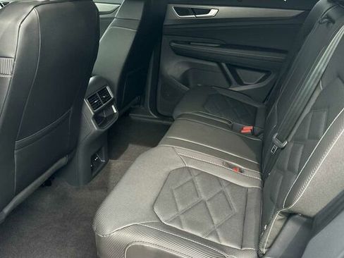 New 2024 Volkswagen Atlas Cross Sport SE FWD image 12