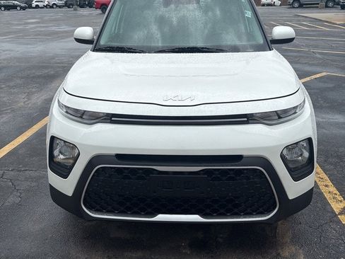 Used 2022 Kia Soul LX w/ Technology Package image 2