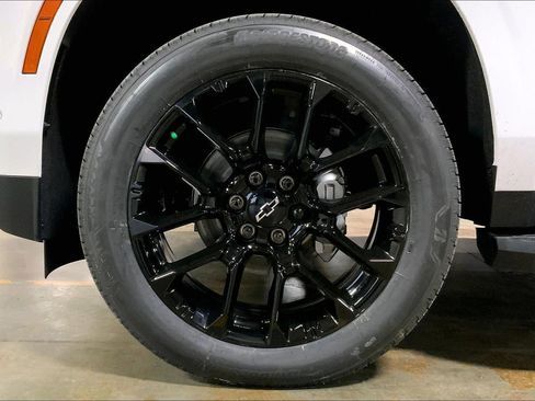New 2026 Chevrolet Suburban LT w/ Comfort Package AWD/4WD image 11