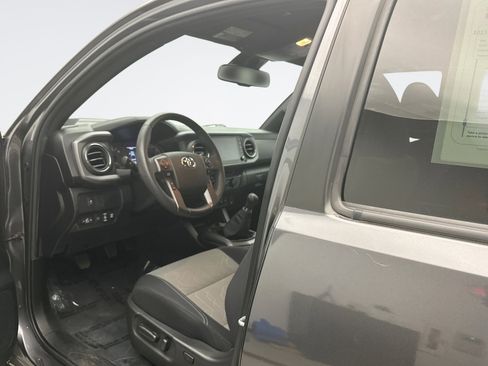 Used 2023 Toyota Tacoma TRD Sport image 10