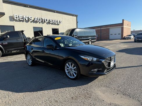 Used 2017 MAZDA MAZDA3 Touring w/ Popular Equipment Package image 4