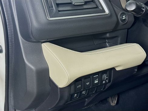 Used 2020 Subaru Ascent Limited w/ Technology Package image 10