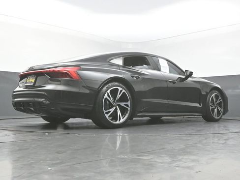 Used 2022 Audi e-tron GT Premium Plus w/ Performance Package image 44