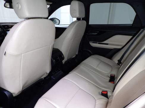 Used 2017 Jaguar F-PACE Premium AWD/4WD image 16