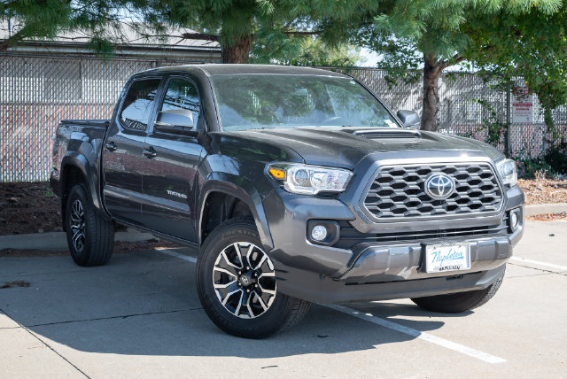 Used 2022 Toyota Tacoma TRD Sport AWD/4WD image 6