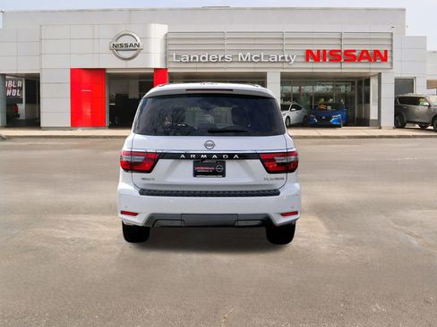 Used 2024 Nissan Armada Platinum w/ Captain's Chairs Package image 4