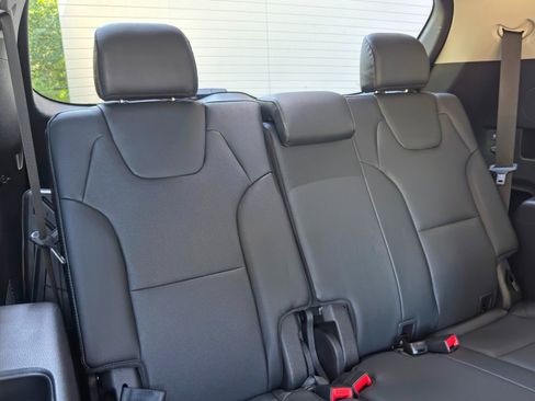 Used 2025 Kia Telluride EX w/ EX Captain's Chair Package AWD/4WD image 38