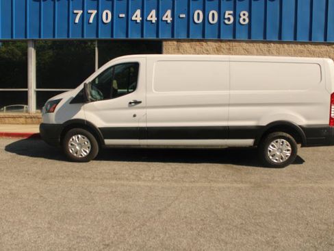 Used 2019 Ford Transit 250 148 Low Roof RWD image 21
