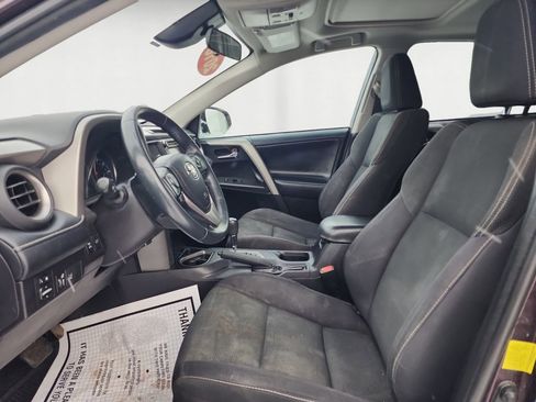 Used 2018 Toyota RAV4 XLE image 9