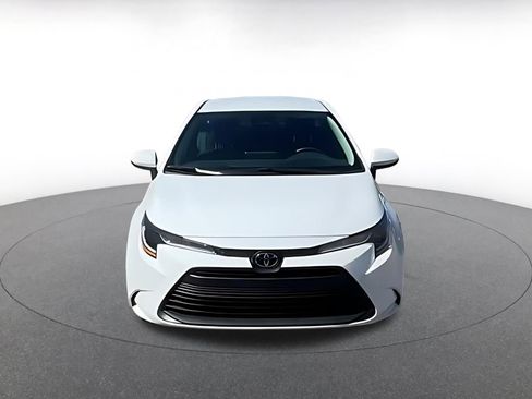 Used 2025 Toyota Corolla LE image 4