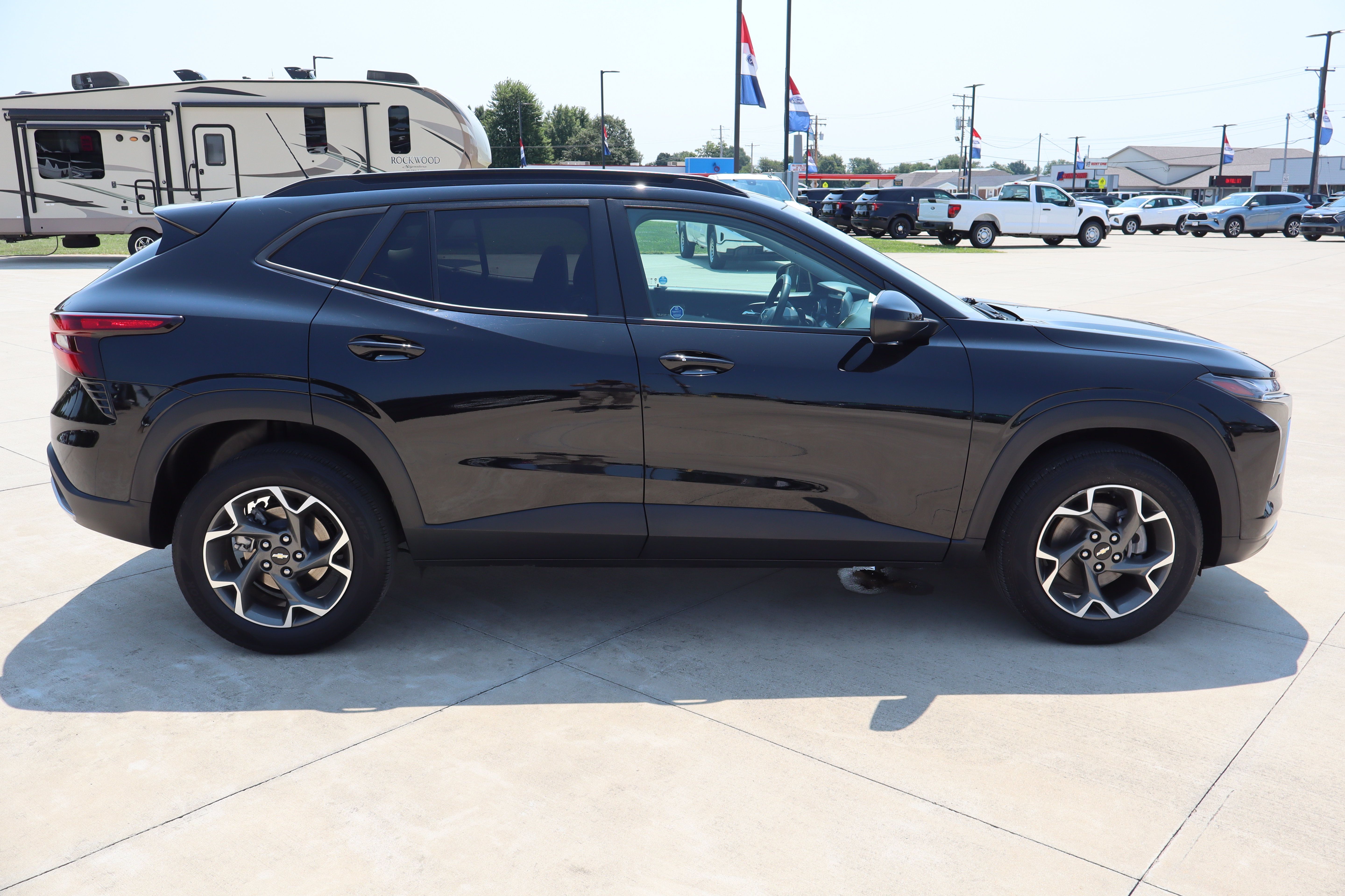 Used 2024 Chevrolet Trax LT w/ Driver Confidence Package FWD image 4