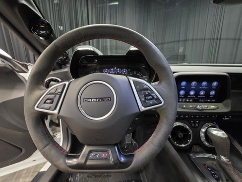 Used 2021 Chevrolet Camaro ZL1 RWD image 28