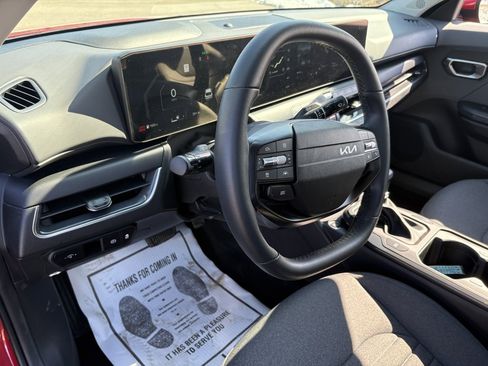 Used 2025 Kia K4 EX image 30