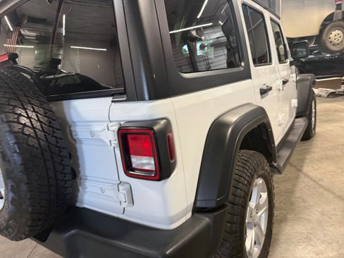 Used 2022 Jeep Wrangler Unlimited Sport w/ Cold Weather Group image 25