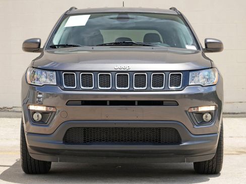 Used 2020 Jeep Compass Latitude w/ Cold Weather Group AWD/4WD image 6