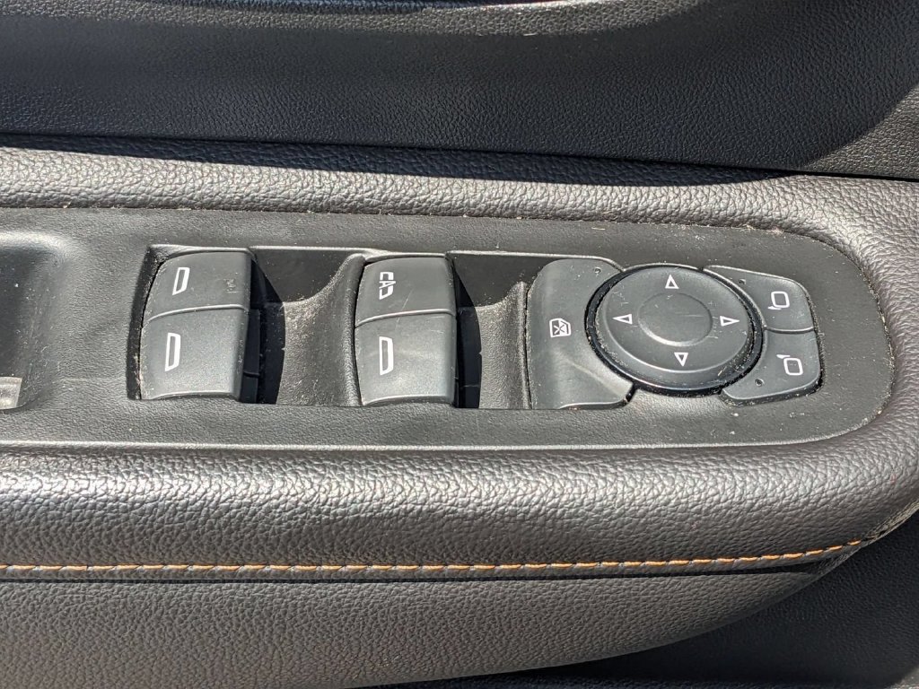 Used 2018 GMC Terrain SLE w/ Driver Convenience Package FWD image 15