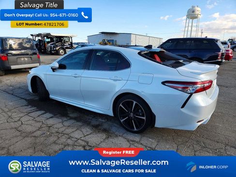 Used 2019 Toyota Camry XSE image 3