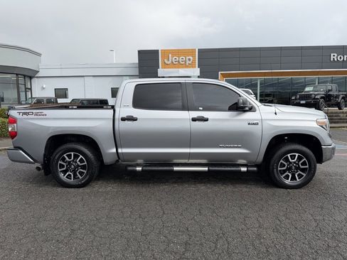 Used 2018 Toyota Tundra SR5 w/ TRD Off Road Package image 9