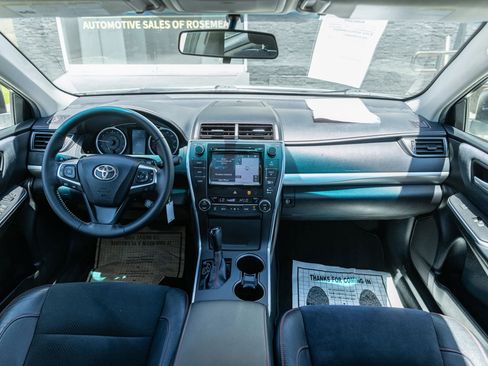 Used 2015 Toyota Camry XSE FWD image 30