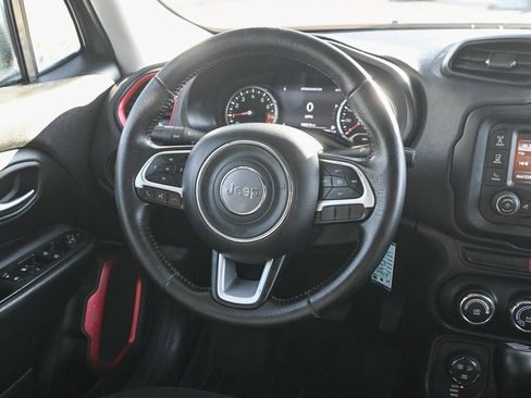 Used 2015 Jeep Renegade Trailhawk image 28