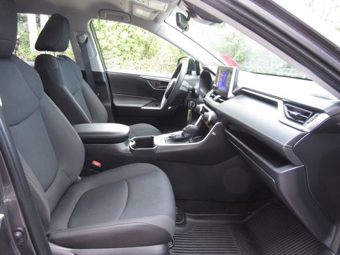 Certified 2025 Toyota RAV4 LE AWD/4WD image 18