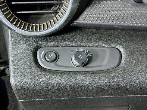 Used 2025 Chevrolet Trax ACTIV w/ Driver Confidence Package image 16